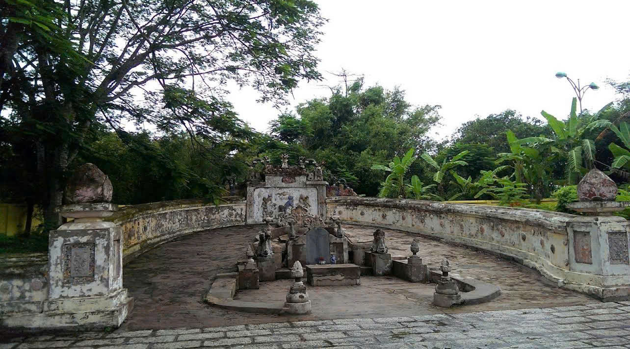 Lăng Hoàng Gia Gò Công