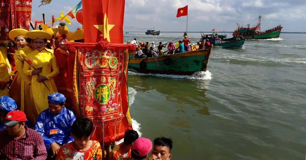 Cúng Lăng ở biển