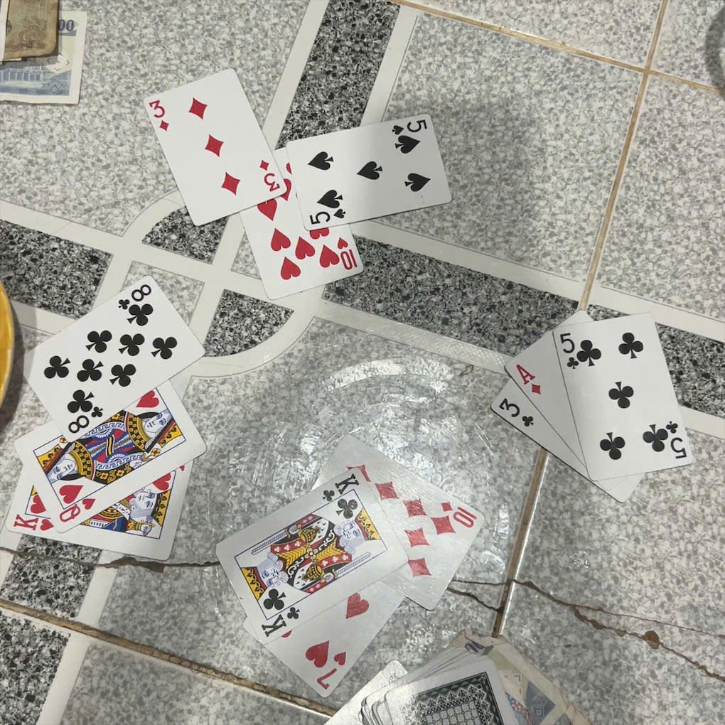 Đánh bài ngày Tết